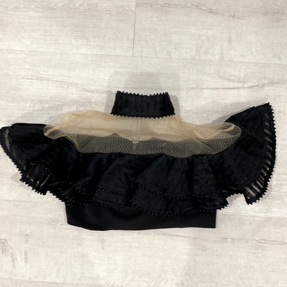 Ruffle crop top - Picture 2 of 4